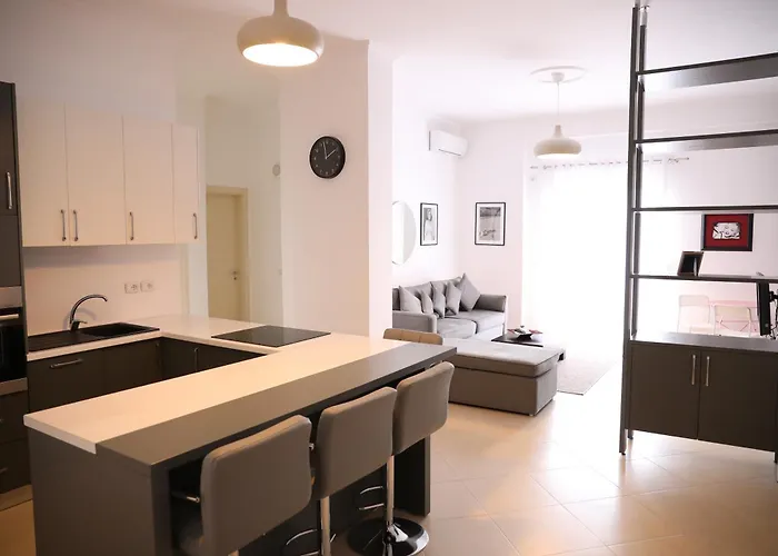 Square View Apartment